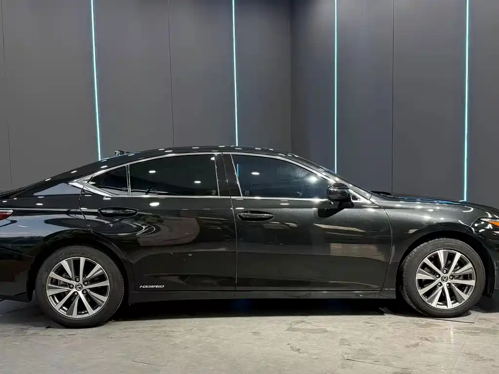 Lexus ES — миниатюра 5