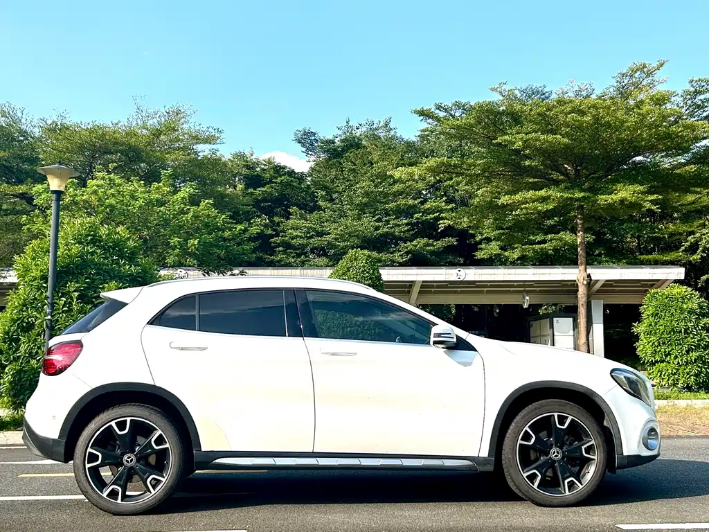 Mercedes-Benz GLA — миниатюра 8
