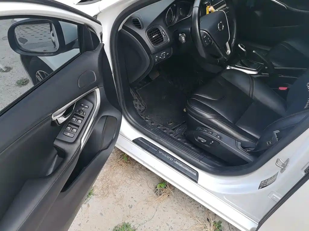 Volvo V40 — миниатюра 17