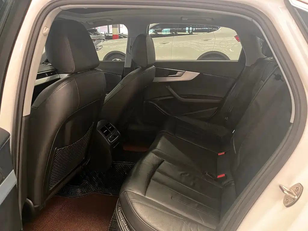 Audi A4L 2019 40 TFSI Fashion VI