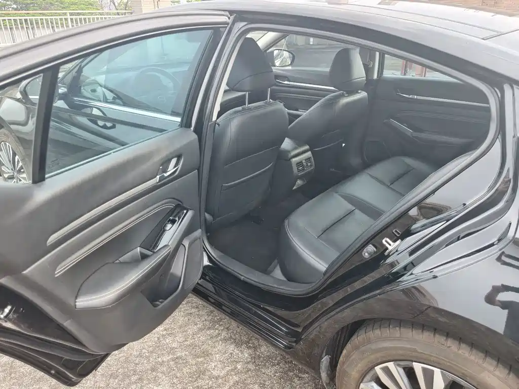 Nissan Teana — миниатюра 5