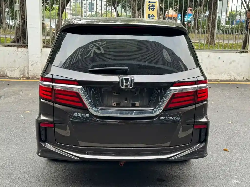 Honda Elysion — миниатюра 6