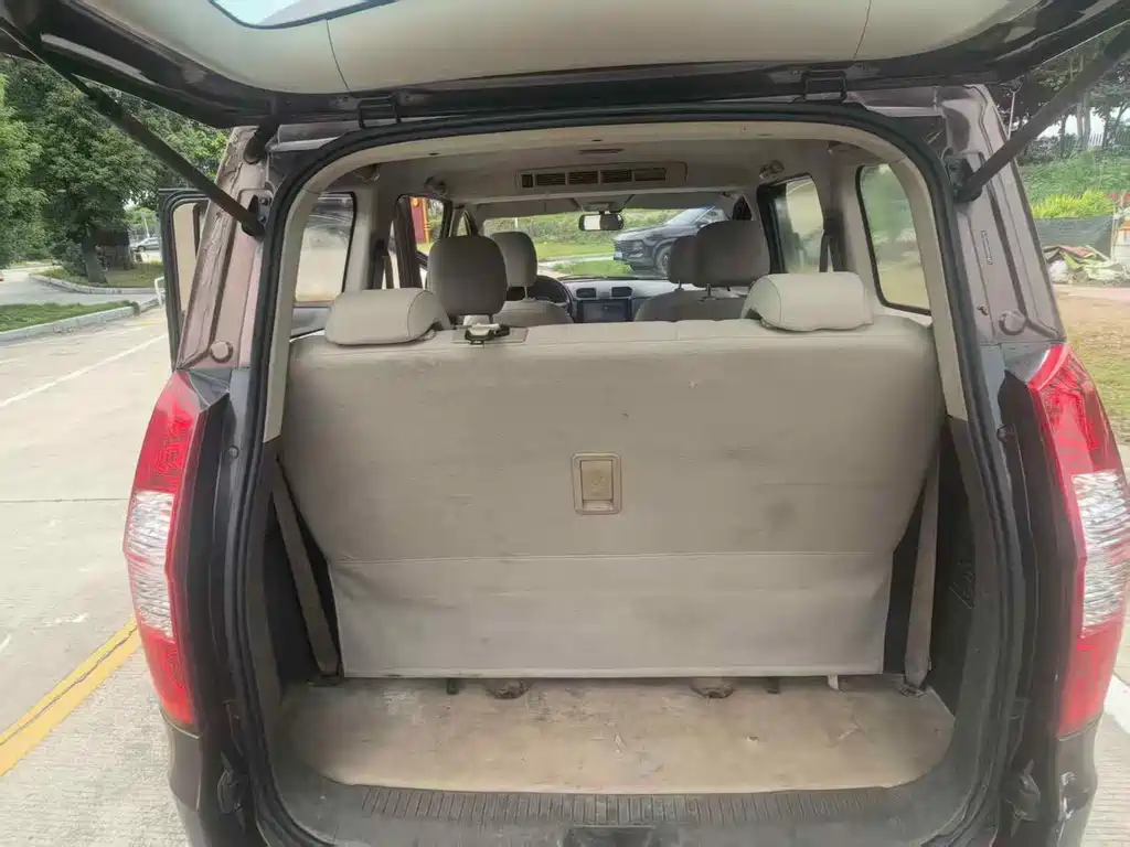 Wuling Hongguang — миниатюра 9