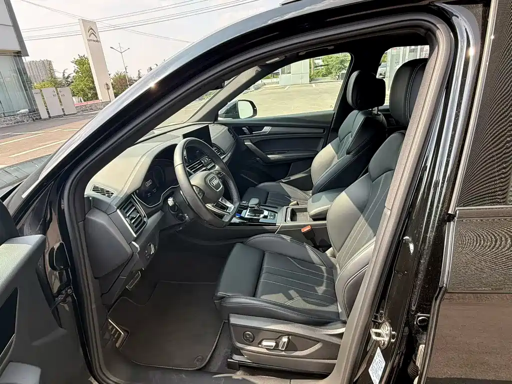 Audi Q5L 2025 40 TFSI Luxury