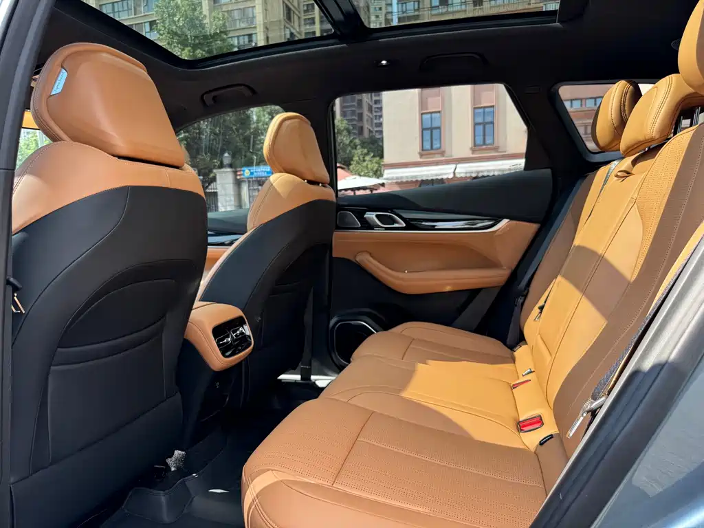 Geely Boyue L — миниатюра 15