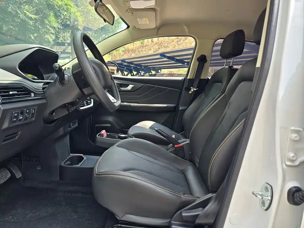 Dongfeng EV YOUNG Guang Xiaoxin — миниатюра 12
