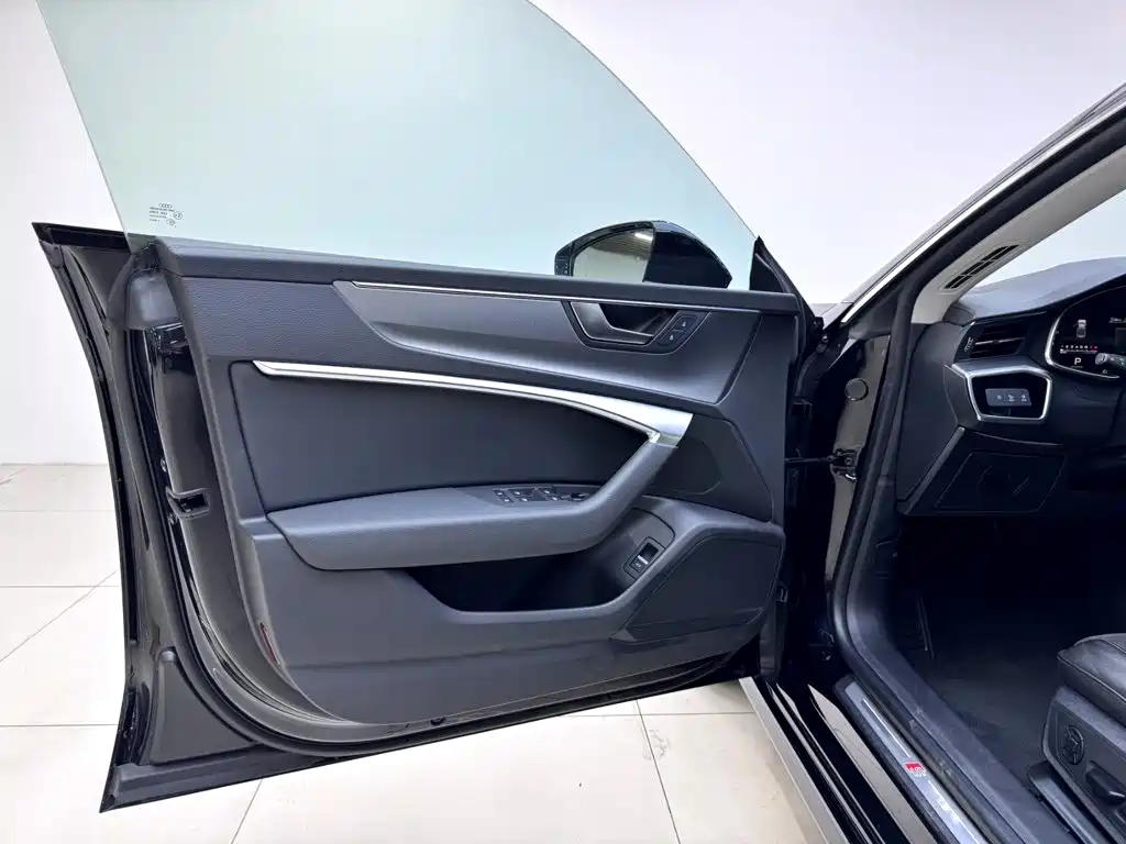 Audi A7L — миниатюра 8