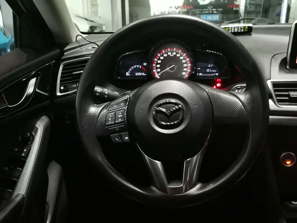 Mazda 3 Axela — миниатюра 12