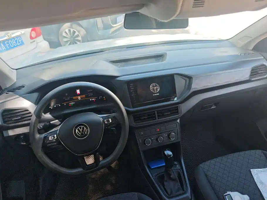Volkswagen T-Cross — миниатюра 12