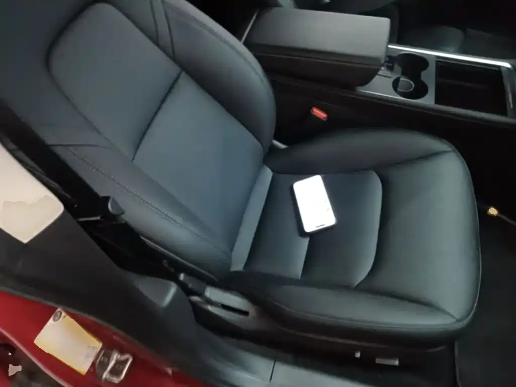 Tesla Model 3 — миниатюра 25