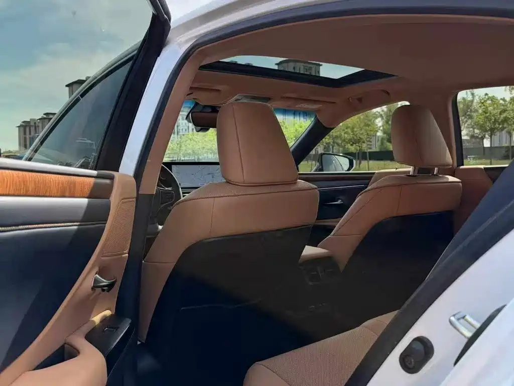 Lexus ES — миниатюра 5