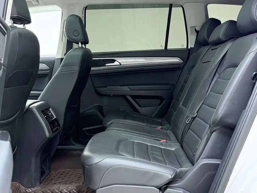Volkswagen Teramont — миниатюра 6