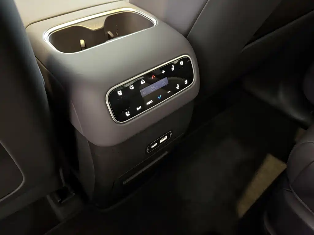 Leapmotor C16 2026 630 6 мест