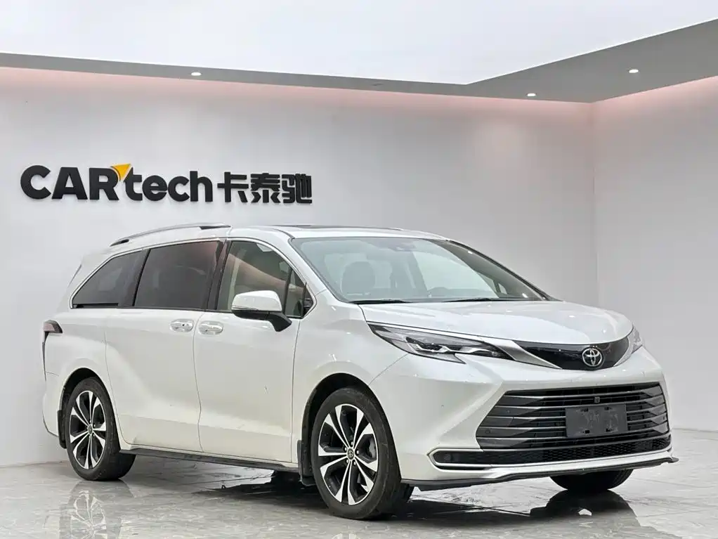 Toyota Sienna — миниатюра 6