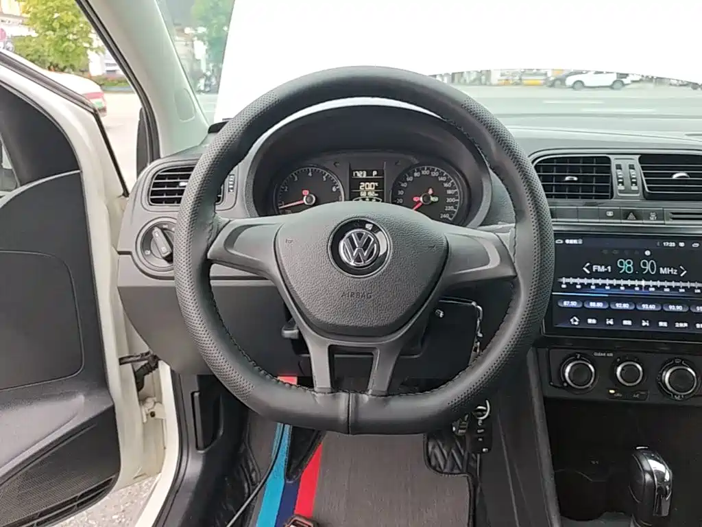 Volkswagen Polo — миниатюра 11