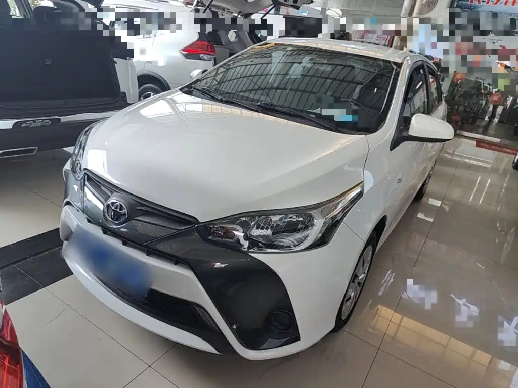 Toyota Yaris L — миниатюра 2