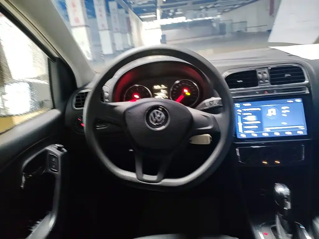 Volkswagen Polo — миниатюра 11