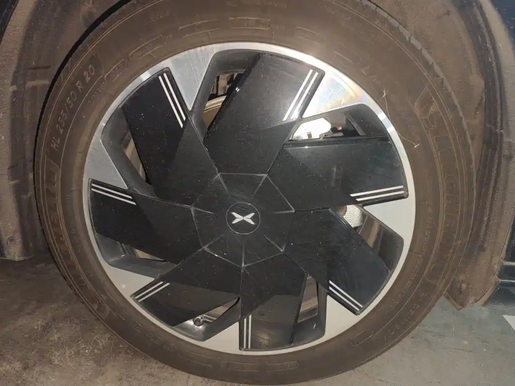 XPeng X9 — миниатюра 8
