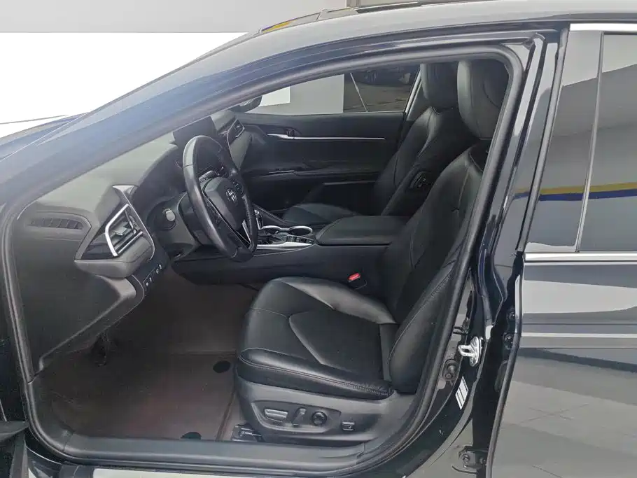 Toyota Camry — миниатюра 9