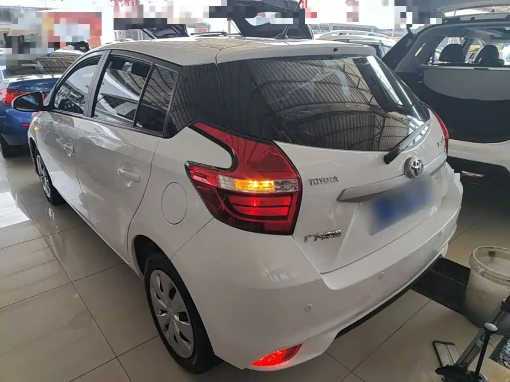 Toyota Yaris L — миниатюра 5