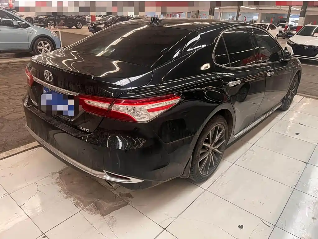 Toyota Camry — миниатюра 7