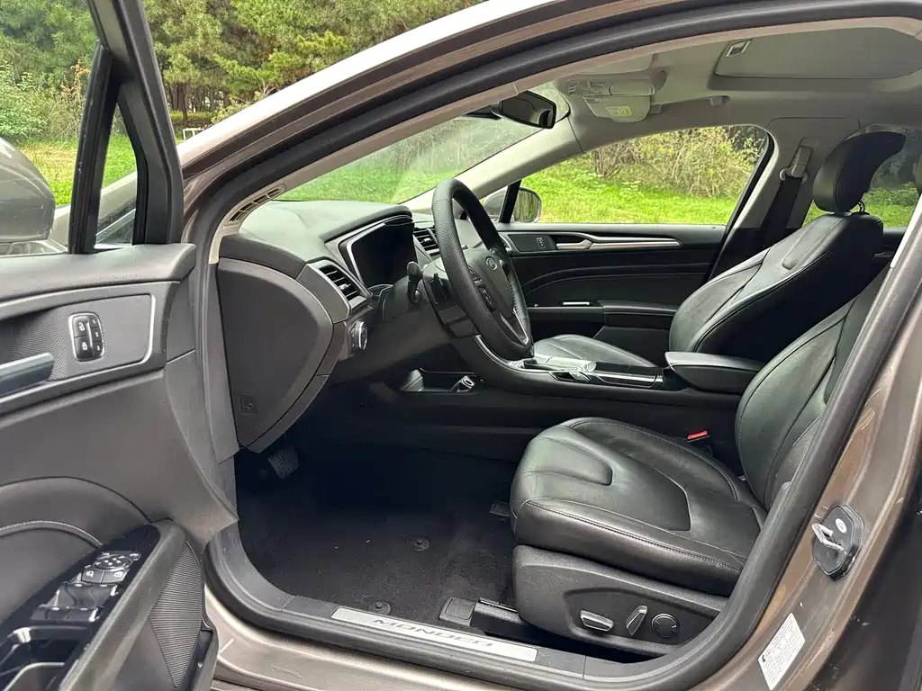 Ford Mondeo — миниатюра 9