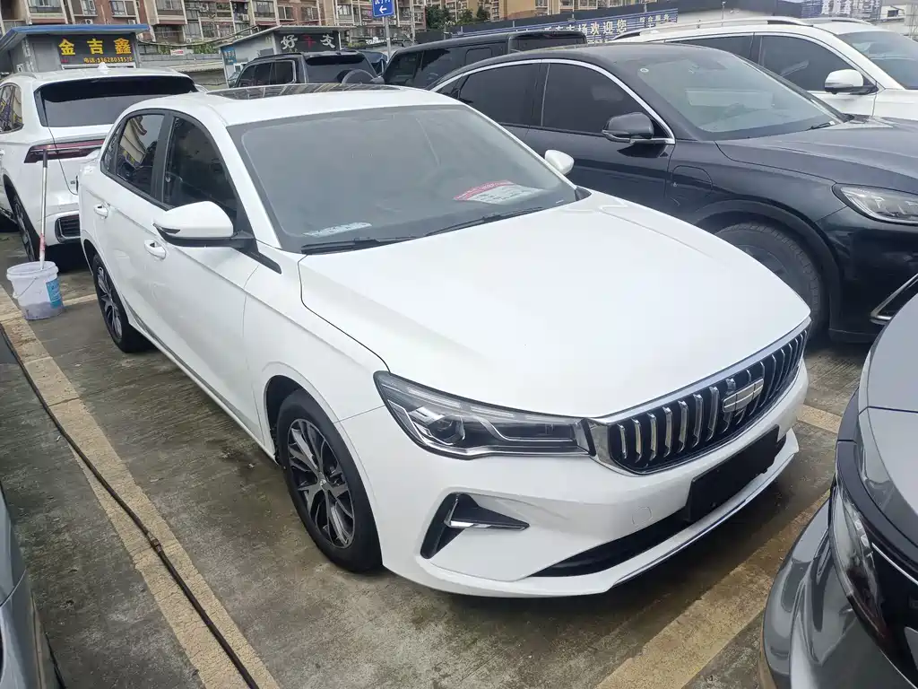 Geely Emgrand 2025 4 1.5L CVT