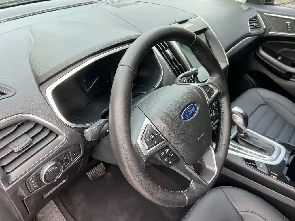 Ford Edge — миниатюра 13