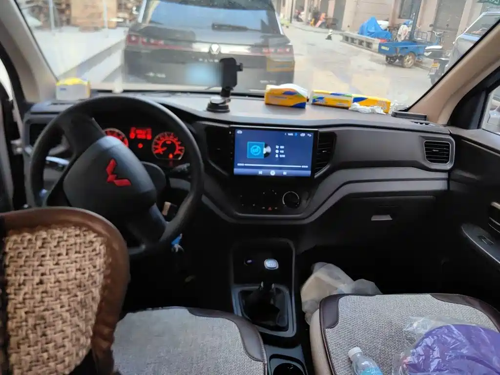 Wuling Hongguang V — миниатюра 10