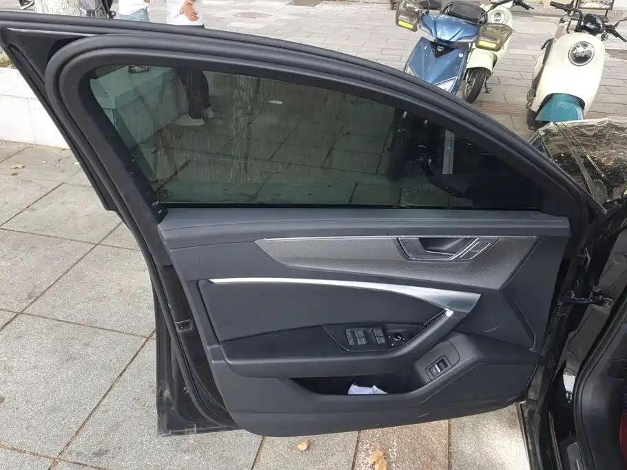Audi A6L — миниатюра 7