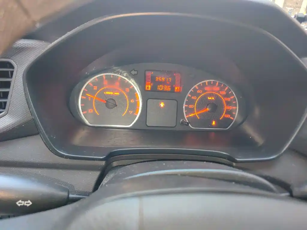 Wuling Hongguang V — миниатюра 12