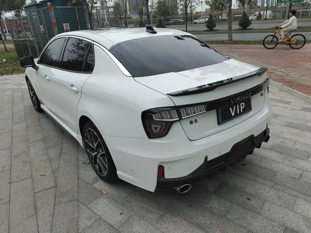 Lynk & Co 03 — миниатюра 9