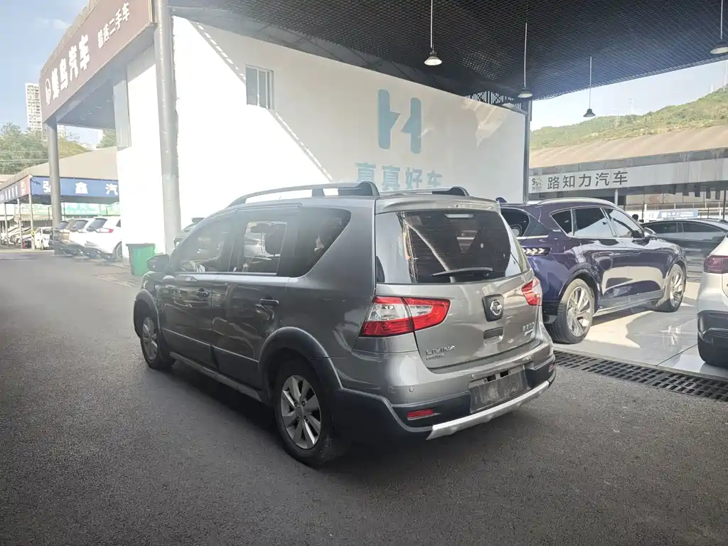 Nissan Livina — миниатюра 6