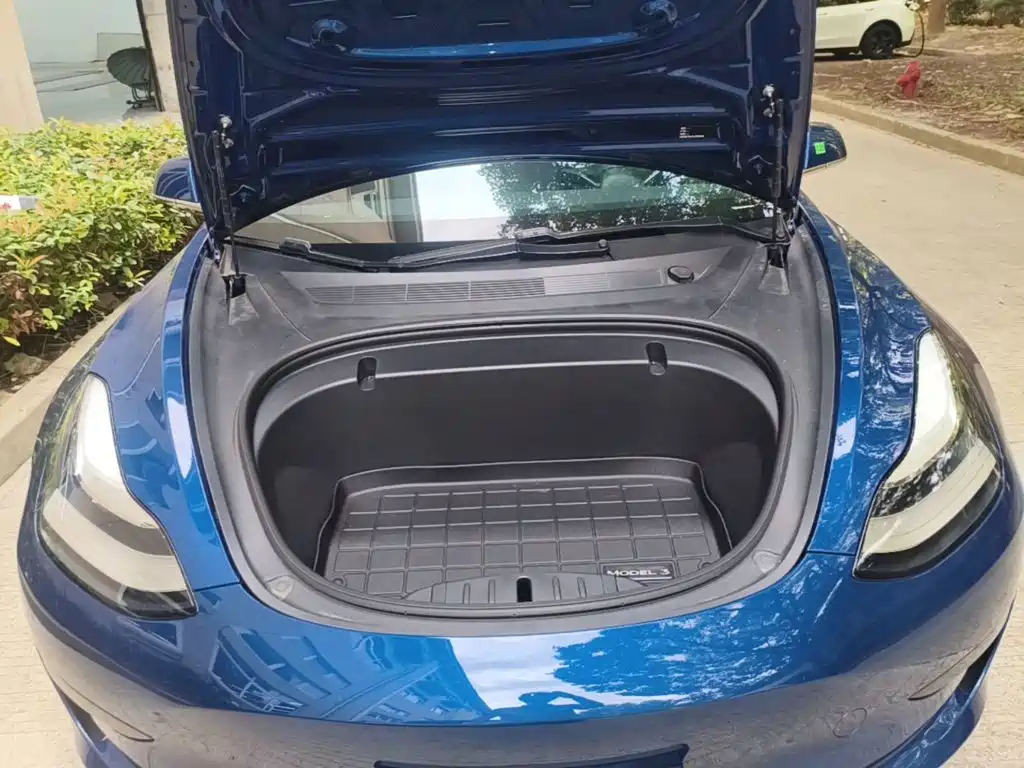 Tesla Model 3 — миниатюра 20