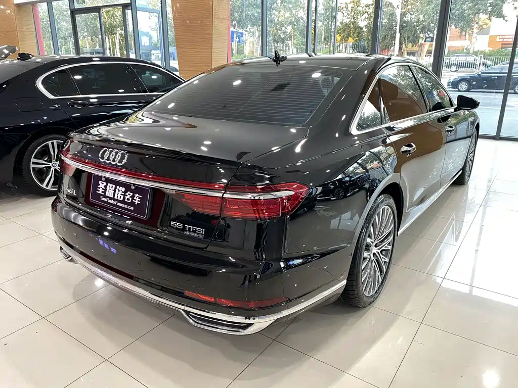 Audi A8 — миниатюра 4