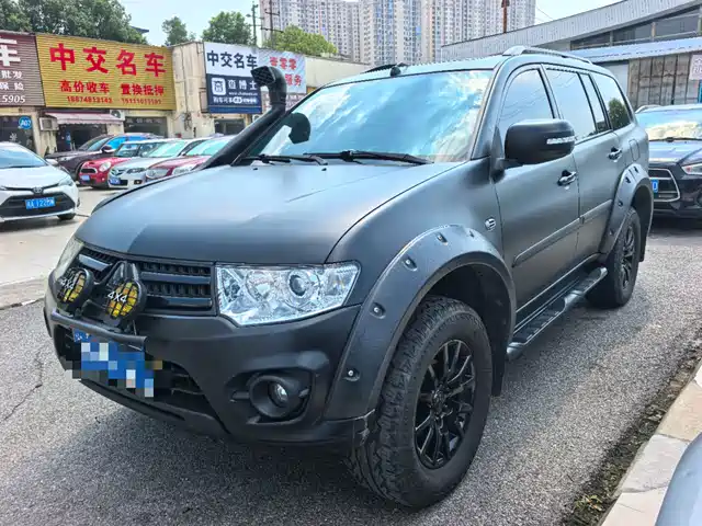 Mitsubishi Pajero Sport