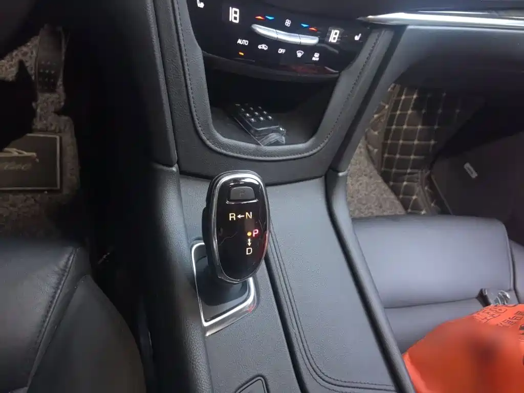 Cadillac XT5 — миниатюра 7