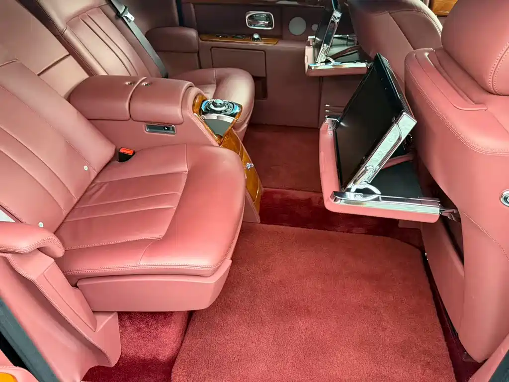 Rolls-Royce Phantom — миниатюра 14