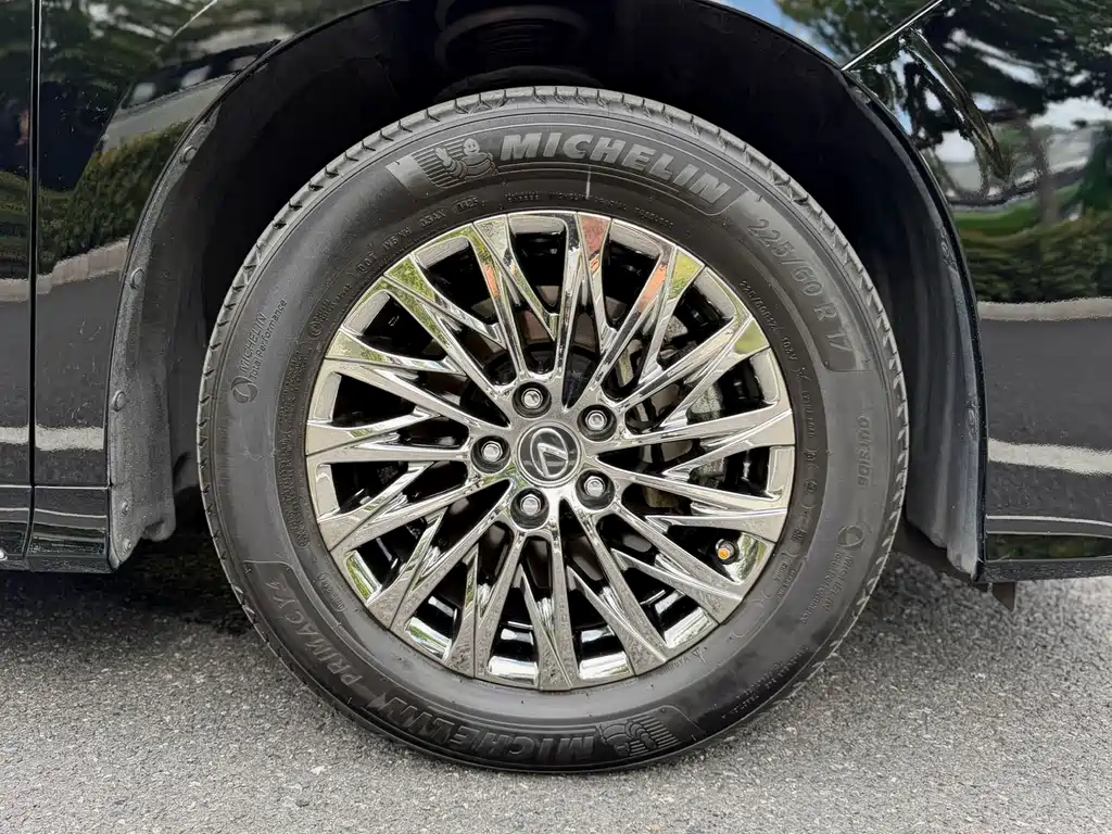 Lexus LM — миниатюра 24