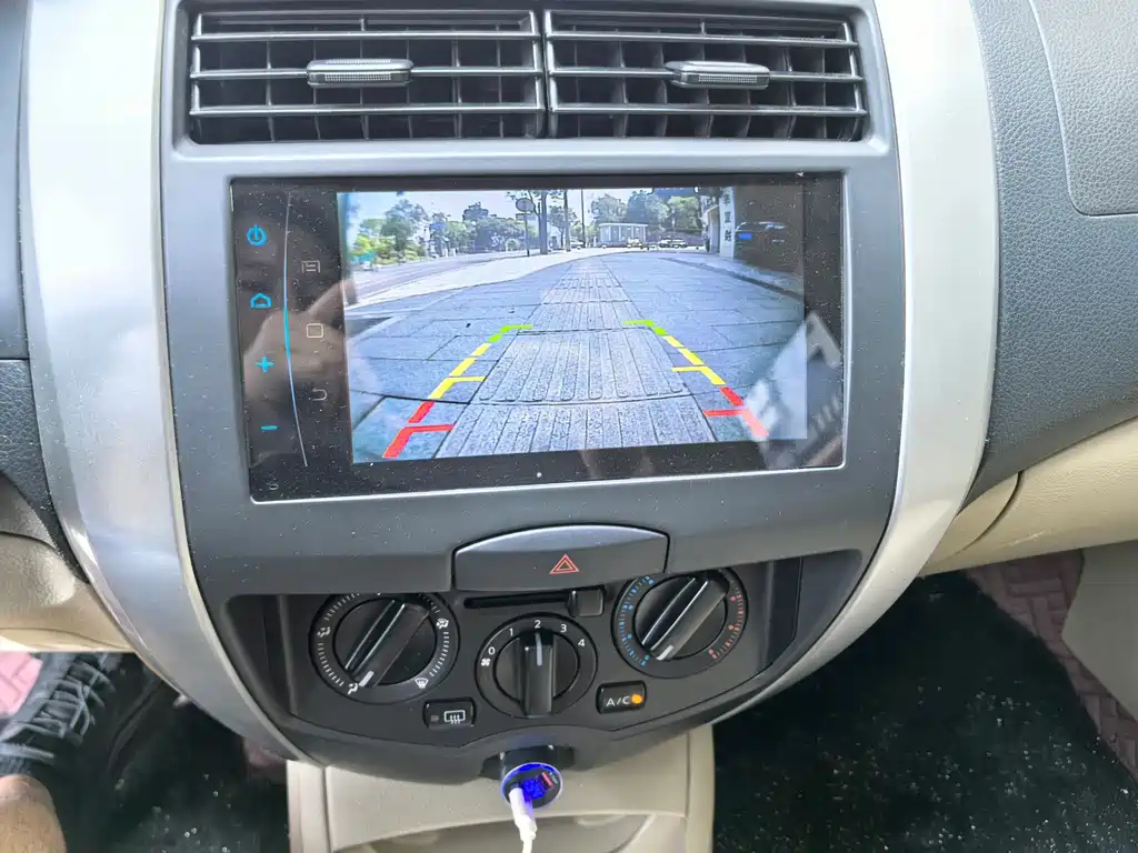 Nissan Livina — миниатюра 12