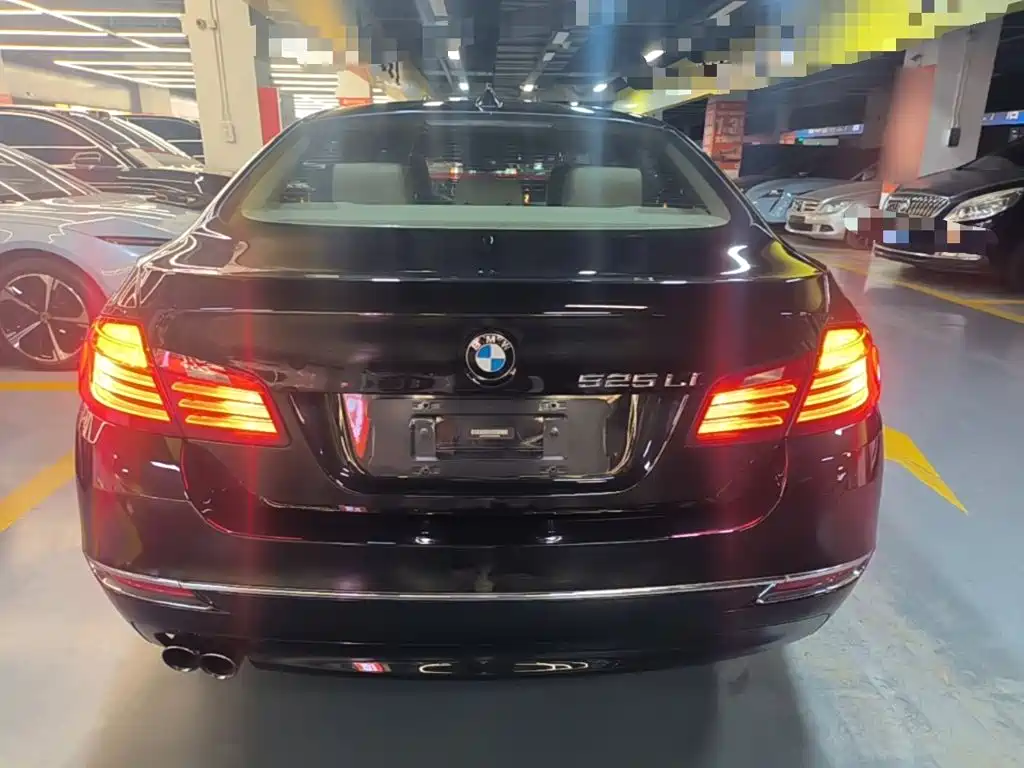 BMW 5 Series — миниатюра 6