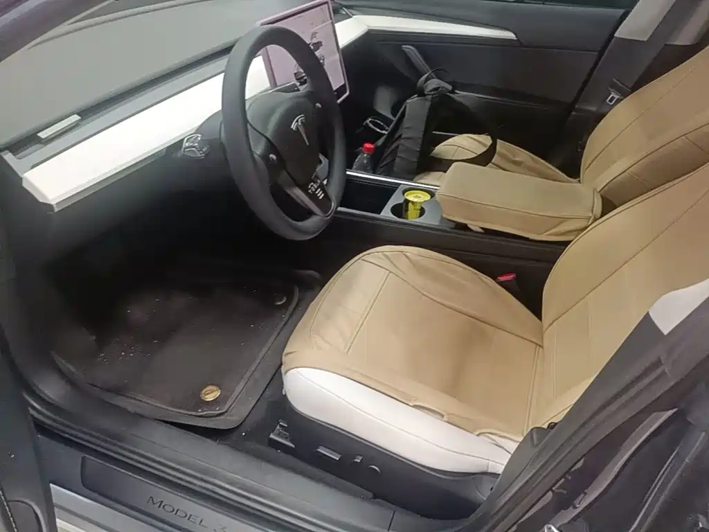 Tesla Model 3 — миниатюра 15