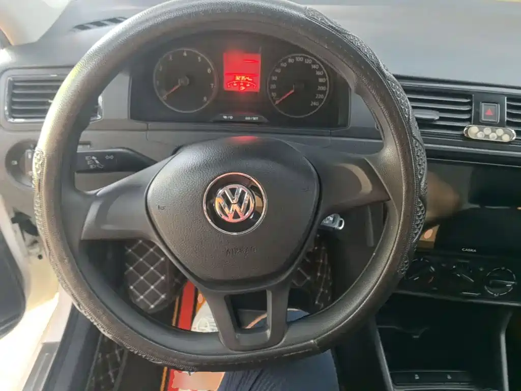 Volkswagen Santana — миниатюра 11