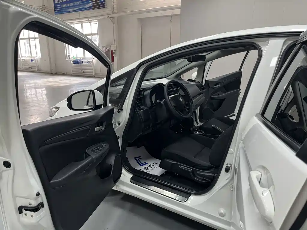 Honda Fit — миниатюра 11