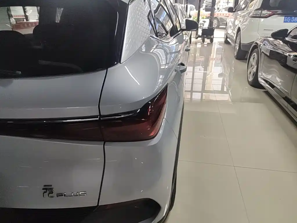 BYD Yuan Plus — миниатюра 8