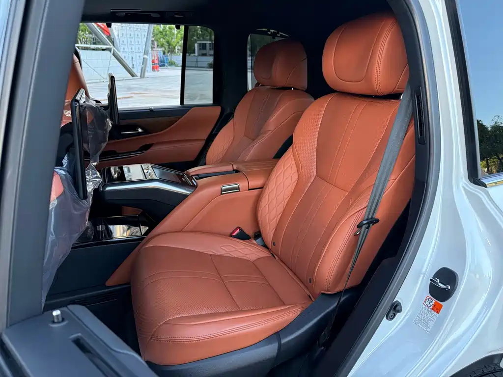 Lexus LX — миниатюра 7