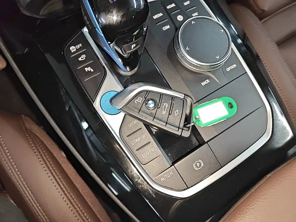 BMW iX3 — миниатюра 9