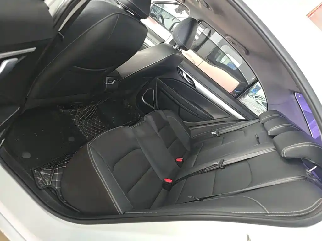 Geely Emgrand — миниатюра 17