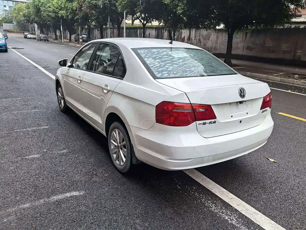 Volkswagen Jetta — миниатюра 8