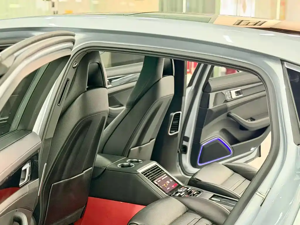 Porsche Panamera — миниатюра 6